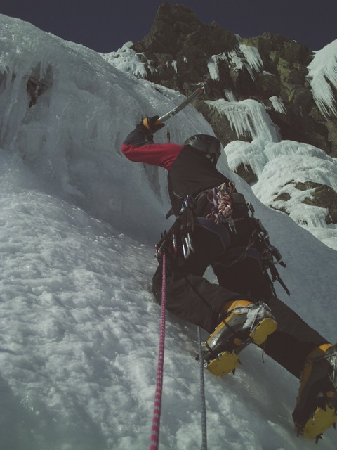 Gredos. El circo de la Nava. Escalada en hielo