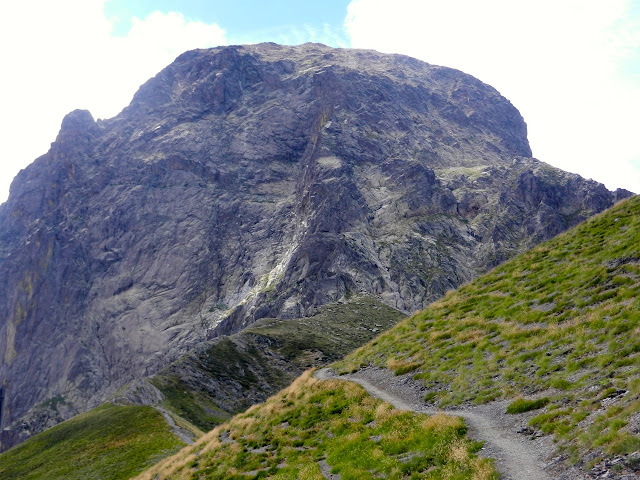 Ascensión guiada al Midi d´Ossau por la vía normal.