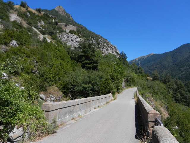 Hoz de Jaca - Santa Elena. Pirineos en familia