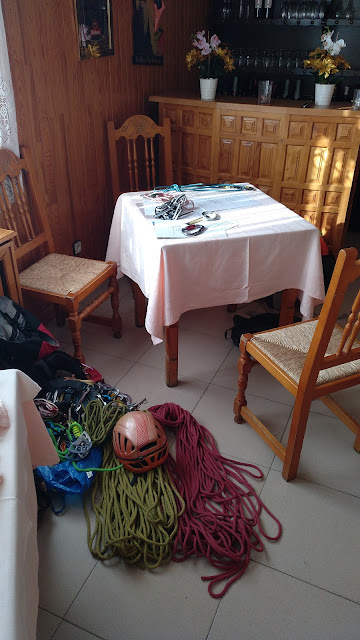 Curso escalada clásica en la Cabrera, Madrid.