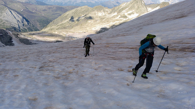 Ascensión guiada al Aneto por Coronas y Barrancs.