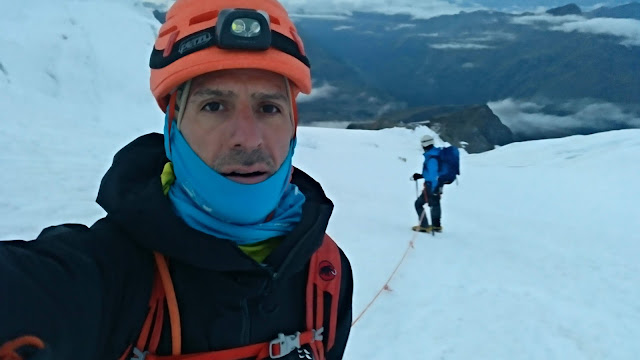 Zumsteinpitze 4.573m., Parrotspitze 4.443 y Pirámide Vincent 4.215m.