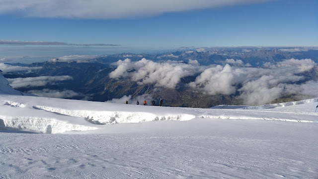 Zumsteinpitze 4.573m., Parrotspitze 4.443 y Pirámide Vincent 4.215m.