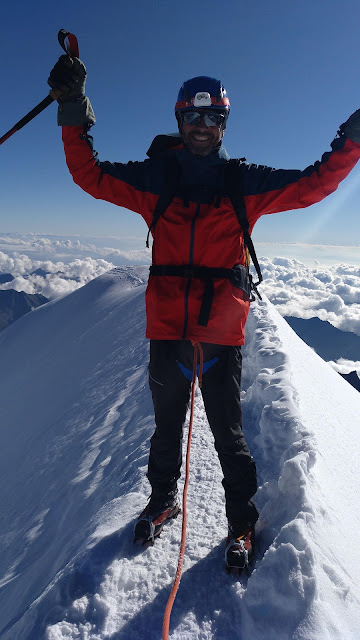 Zumsteinpitze 4.573m., Parrotspitze 4.443 y Pirámide Vincent 4.215m.