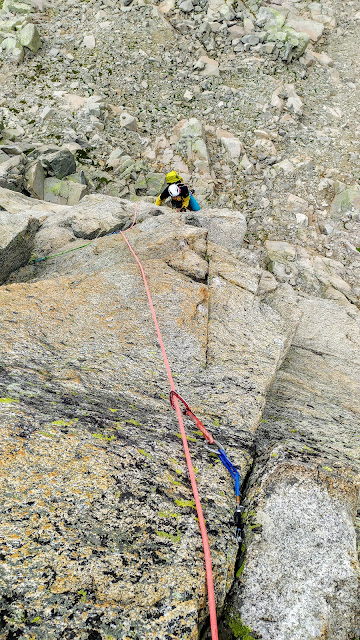 Espolón de los López 130m/6a+, Almanzor. Gredos