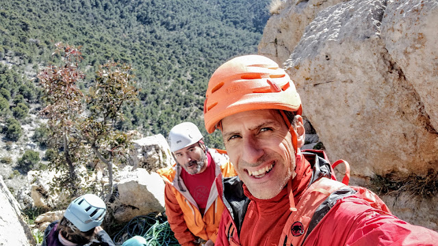 Espolón de la Chovas 180m 6a+/A0, Alcandoras