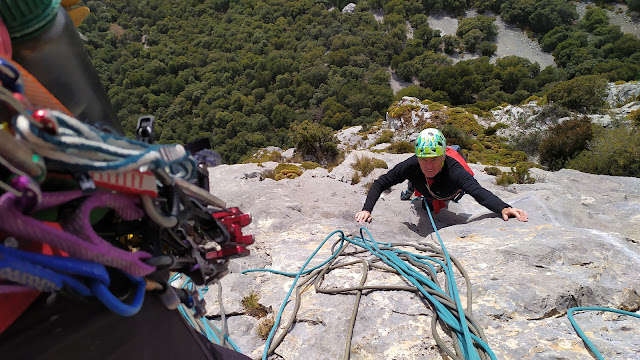Clásica de Invierno a la Peña Montañesa, 200m 6b (6a obl.)