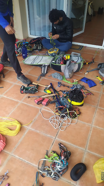 Hermanos de Aguja 500m 7b (6c/A1) Oeste del PuigCampana