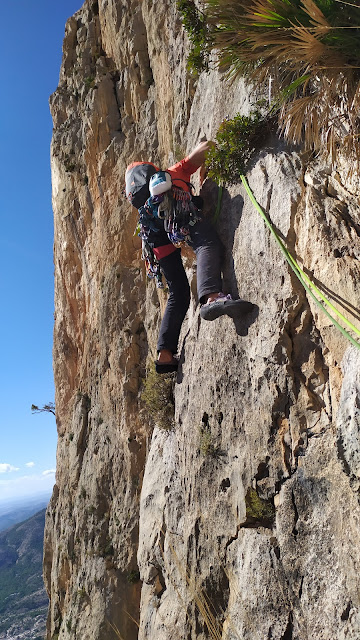 Danza de la lluvia 200m 6b+, Puig Campana cara sur