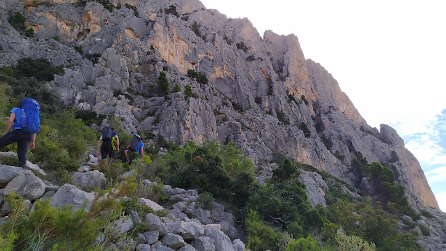 Hermanos de Aguja 500m 7b (6c/A1) Oeste del PuigCampana
