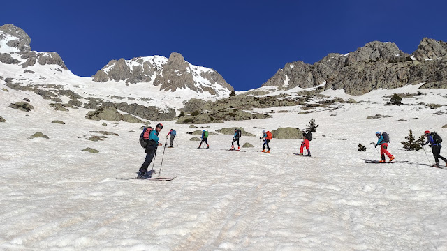 Garmo Negro 3.064m SKIMO - Esquí de Travesía