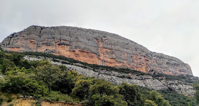El señor de los Bordillos 200m 6c+/6b. Vilanova de Meià