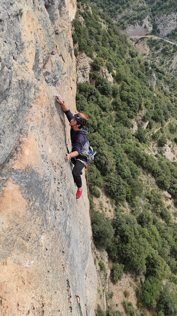 El señor de los Bordillos 200m 6c+/6b. Vilanova de Meià