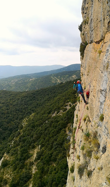 El señor de los Bordillos 200m 6c+/6b. Vilanova de Meià