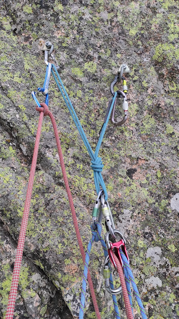 Vía de la Canal 300m IV+, Torozo