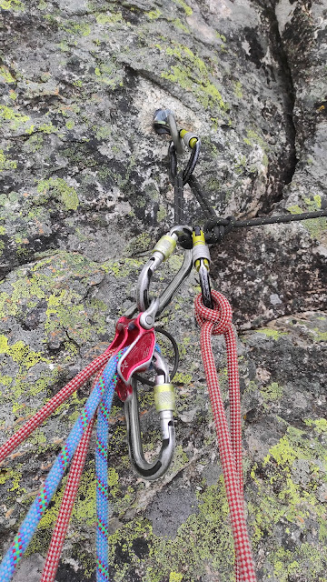 Vía de la Canal 300m IV+, Torozo