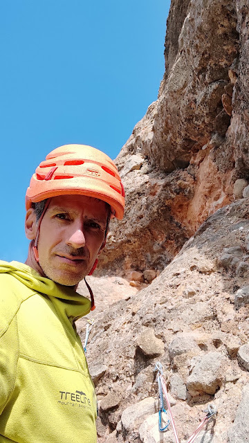 EDU ROCHE 220m (6b+/V+ obl) PEÑA RUEBA