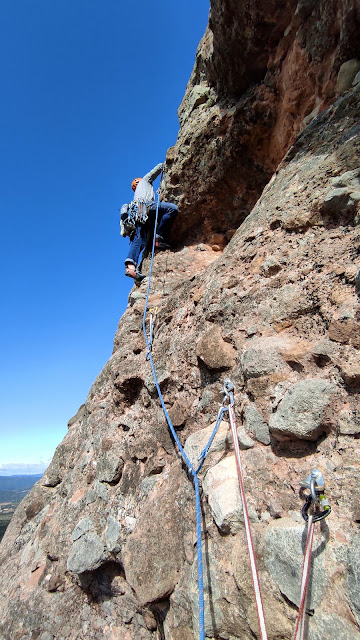 EDU ROCHE 220m (6b+/V+ obl) PEÑA RUEBA