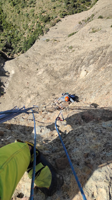 EDU ROCHE 220m (6b+/V+ obl) PEÑA RUEBA