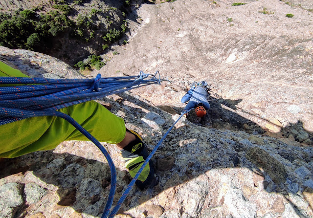 EDU ROCHE 220m (6b+/V+ obl) PEÑA RUEBA