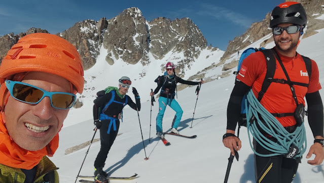 VUELTA AL ANETO - SKIMO + Vallibierna