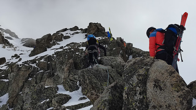 VUELTA AL ANETO - SKIMO + Vallibierna