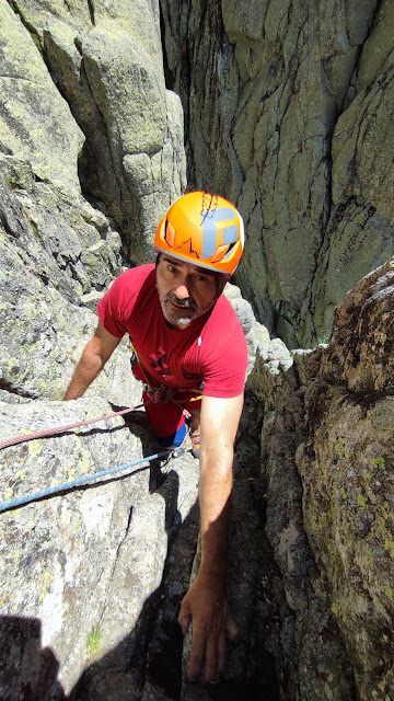Rivas Acuña a la Punta Maria Luisa, 200m Vº+, Galayos.