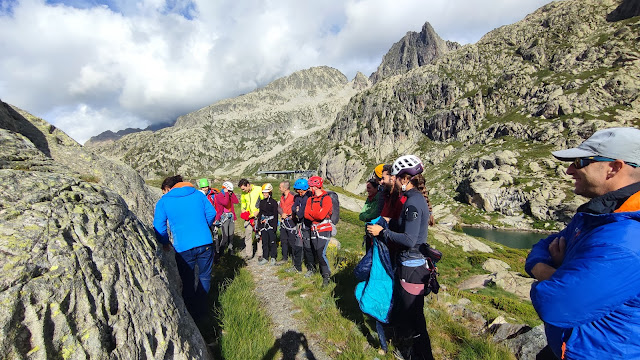 Vía de los Guardas, Vº 210m, Aguja de Bachimaña.