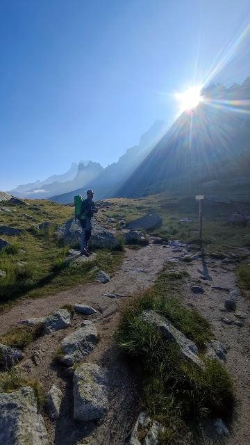 Leau rance de Arabia. 250 m 6b. Pilier Rouge de la Blatiere. Chamonix.