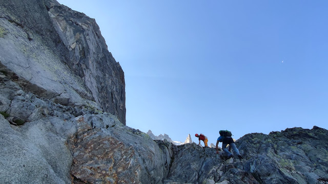 Leau rance de Arabia. 250 m 6b. Pilier Rouge de la Blatiere. Chamonix.