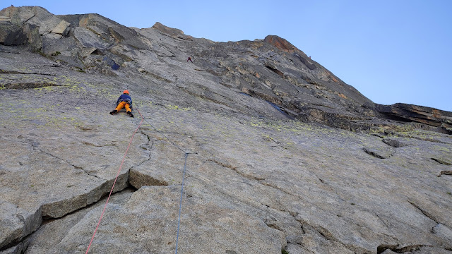 Leau rance de Arabia. 250 m 6b. Pilier Rouge de la Blatiere. Chamonix.