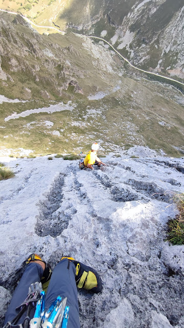 Vía Elixir para Calvos, Fresnidiello. 300m V+ obl.