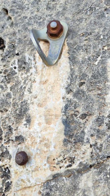 Vía Catalanes al Ponoig, 400m 6a+/A1+