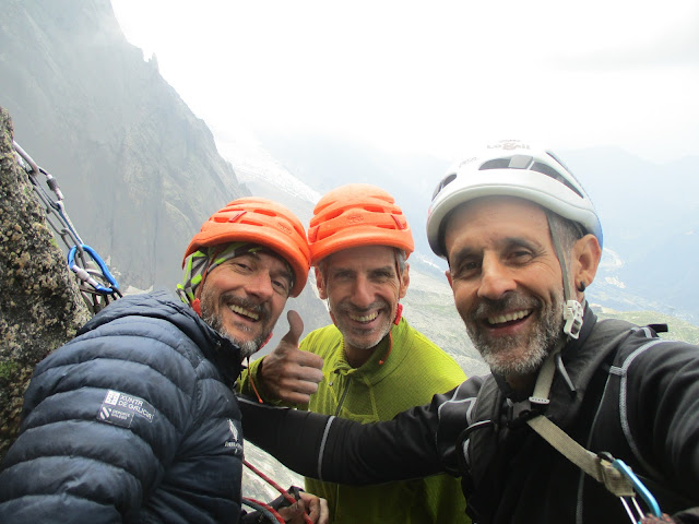 Leau rance de Arabia. 250 m 6b. Pilier Rouge de la Blatiere. Chamonix.