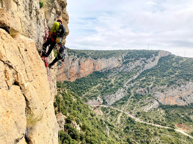 El señor de los Bordillos 200m 6c+/6b. Vilanova de Meià