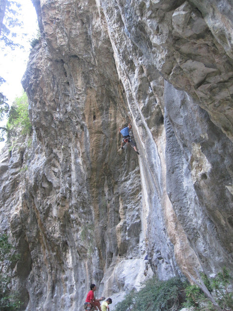 Diedro SAJUMA en Escarrilla y Rapún en Sabiñánigo. Deportiva en el Valle de Tena y Canfranc