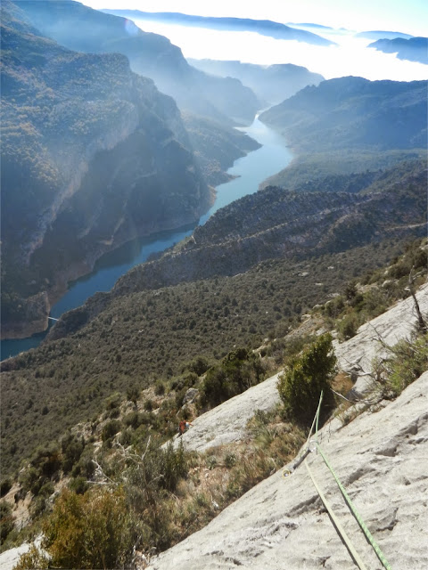 Vía del Markitos. 275m/6a. Pared de Aragón. Montrebei