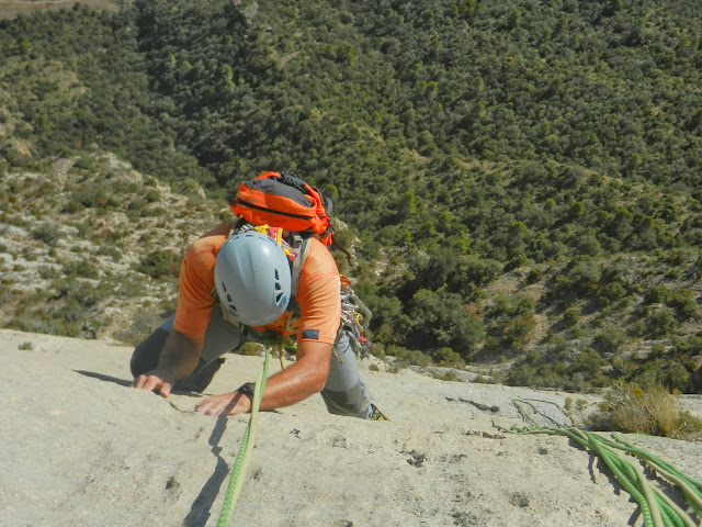 Vía del Markitos. 275m/6a. Pared de Aragón. Montrebei