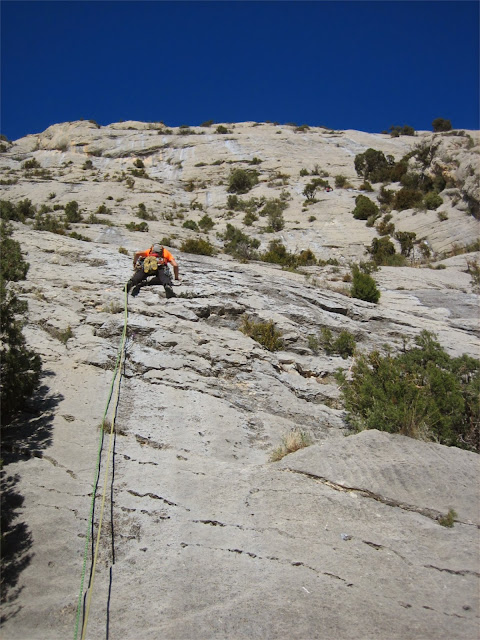 Vía del Markitos. 275m/6a. Pared de Aragón. Montrebei