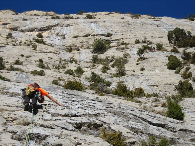 Vía del Markitos. 275m/6a. Pared de Aragón. Montrebei
