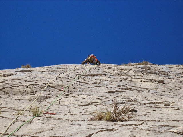 Vía del Markitos. 275m/6a. Pared de Aragón. Montrebei