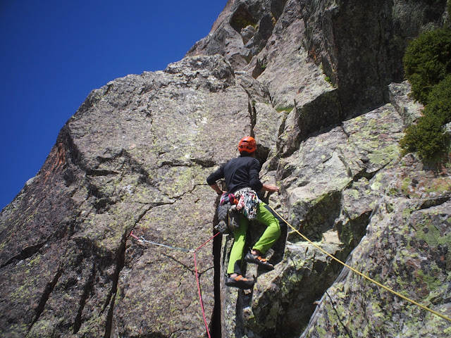Vía Mally 250m/6a. Midi d´ossau