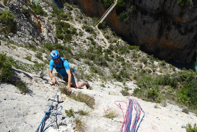 Vía Asterix 150m (6a/V+ obl.) Olvena.