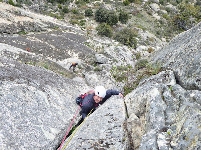 Curso escalada clásica en la Cabrera, Madrid.