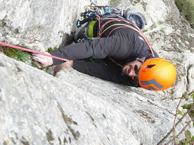 Curso escalada clásica en la Cabrera, Madrid.