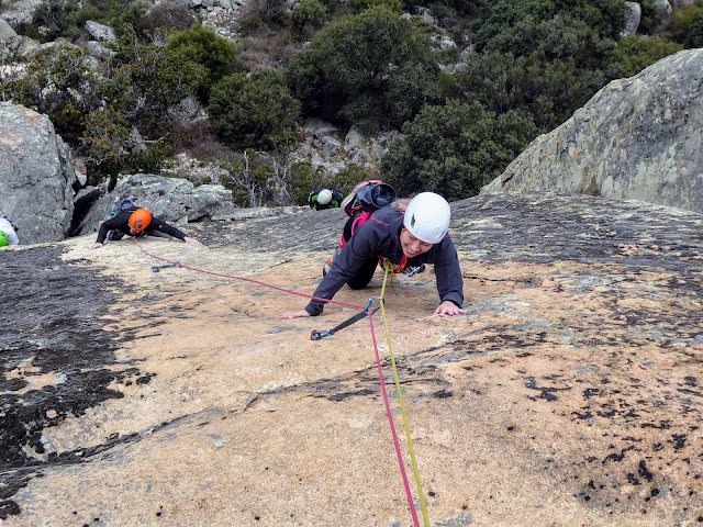 Curso escalada clásica en la Cabrera, Madrid.