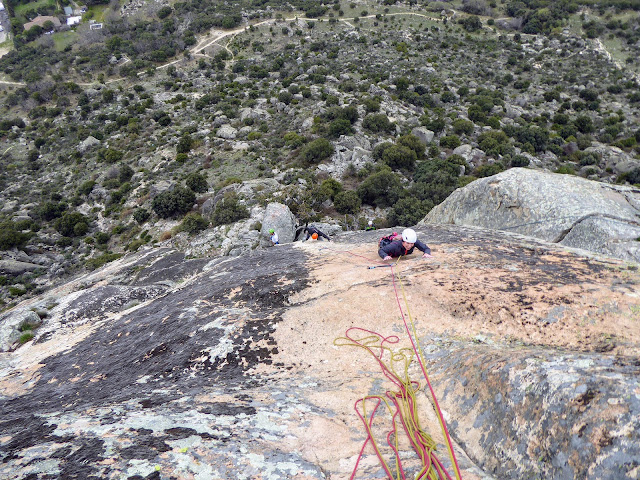 Curso escalada clásica en la Cabrera, Madrid.