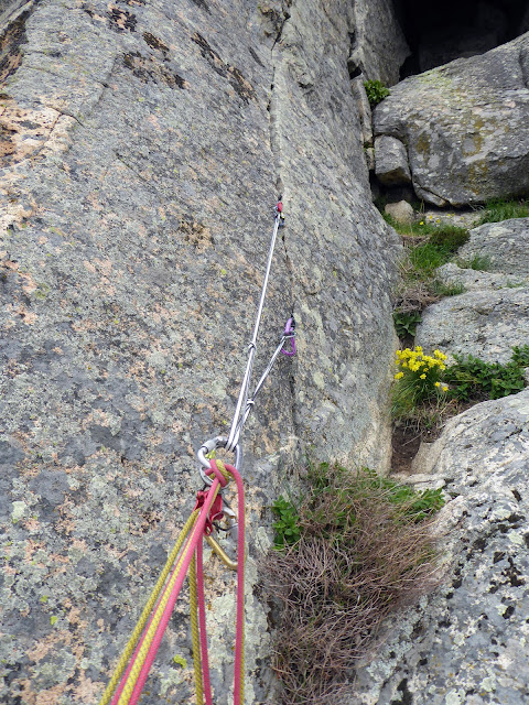 Curso escalada clásica en la Cabrera, Madrid.