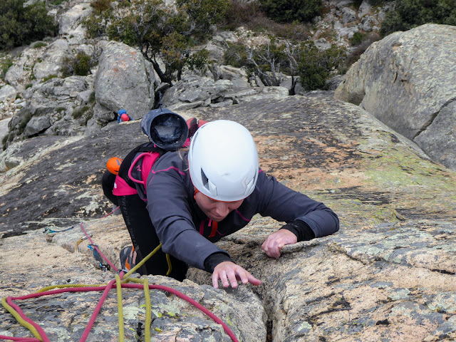 Curso escalada clásica en la Cabrera, Madrid.
