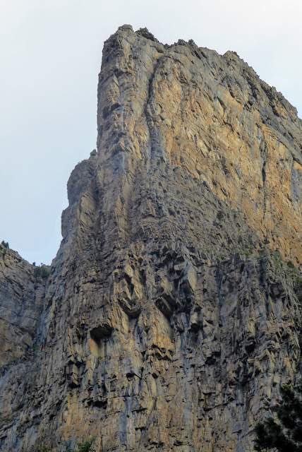 Zaratrusta. ED 400m 7a+ (6b/A2)
